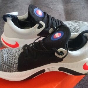 Men's Nike Joyride size 8